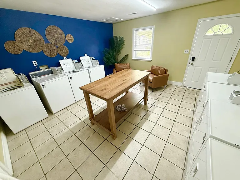 451 Frizzell Ave #B — Photo 23