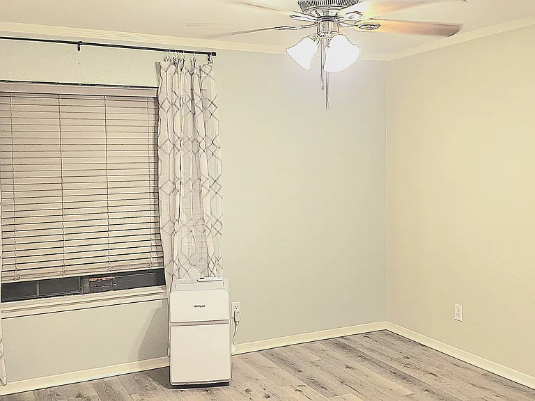 1304 E Bayou Pkwy #5A — Photo 14
