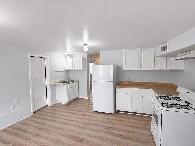 333 Orange St #BASEMENT — Photo 9