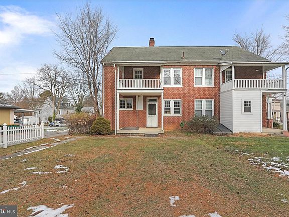 5th image of 240 College Ave