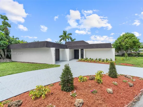 4705 Bayberry Ln, Tamarac, FL 33319