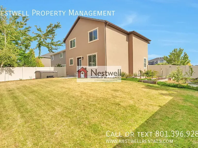 35 E Water Ln — Photo 28