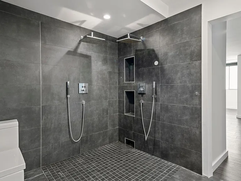 7250 Franklin Ave #1204 — Photo 28