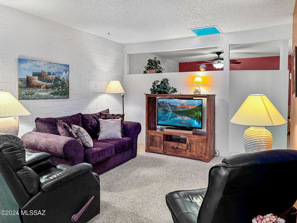 1st image of 152 W Calle Del Ano