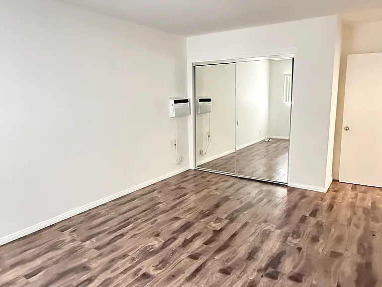 4679 Orion Ave #2 — Photo 9