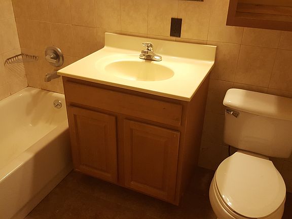 5th image of 586 President St