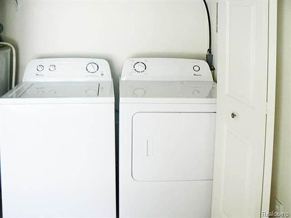 3rd image of 414 W Hamburg St APT A