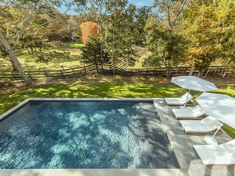 9 Rose Ave — Photo 26