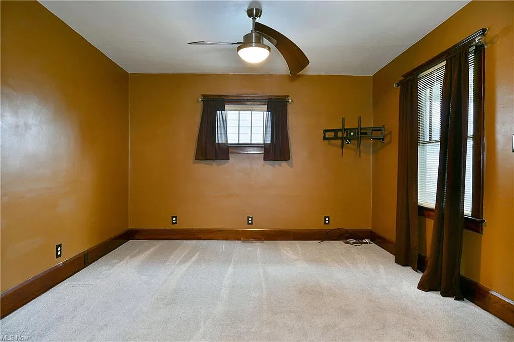 3 bed, $1,100 — Photo 2