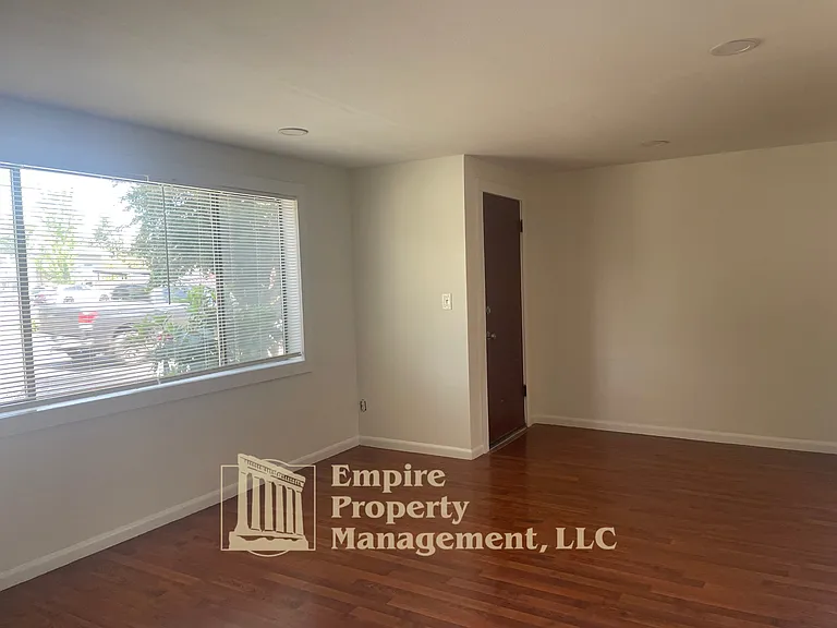 4950 Barger Dr — Photo 7