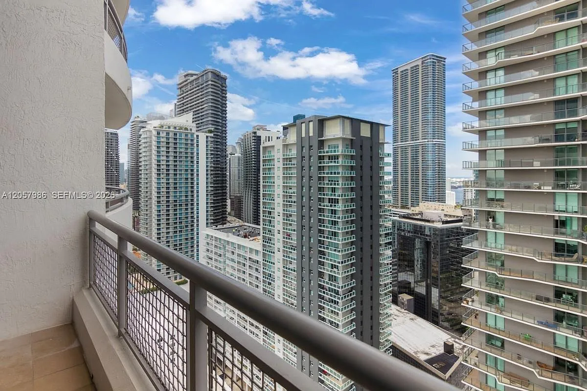Infinity At Brickell Cond — Photo 3