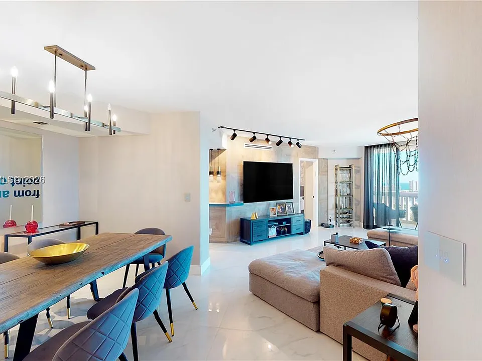 1000 Island Blvd #2903