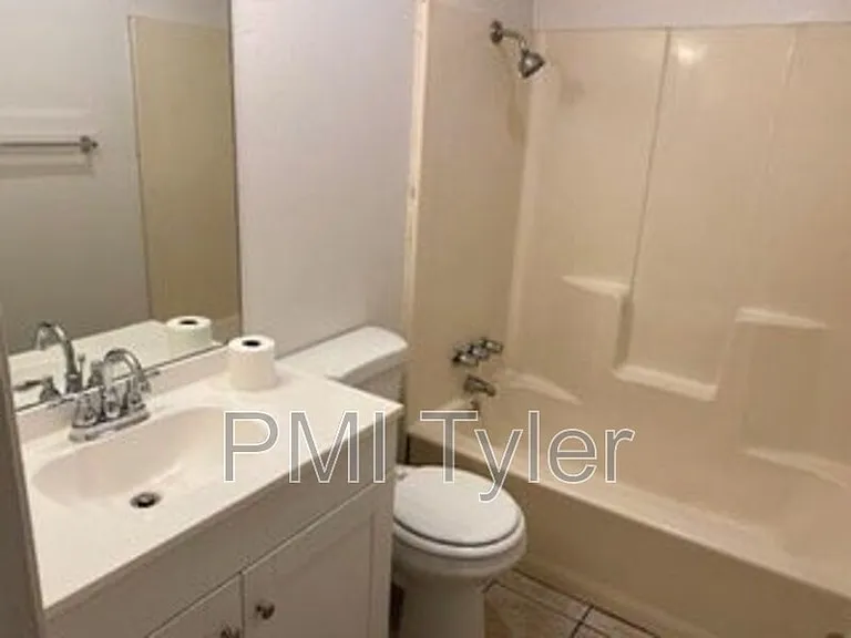 16150 Shoshone Dr — Photo 2