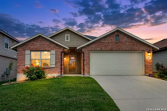 3 bed, 2.0 bath, 1991 sqft, $1,975 — Photo 2