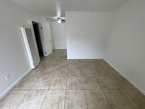 3rd image of 1339 W Stoneridge Ct APT 4