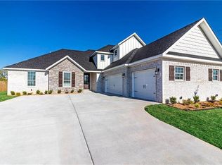 618 Malbec Rd, Springdale, AR 72762