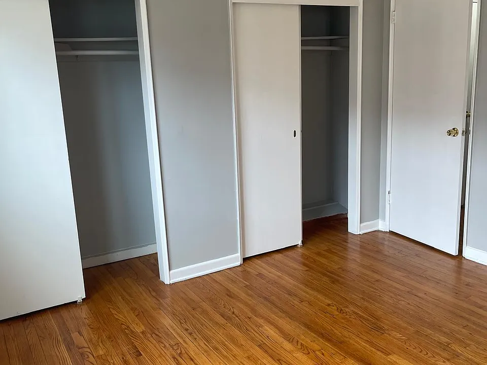 21-C17 Evergreen Ave #1