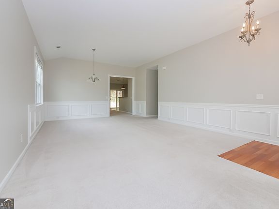 4th image of 101 Bradesbury Ln