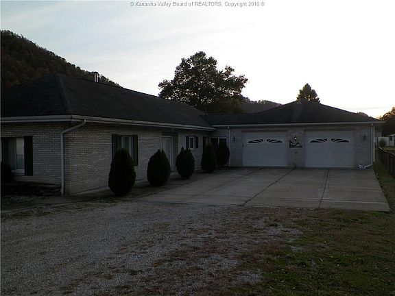 3rd image of 115 Maroney Ln