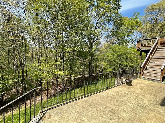 Put your own patio table and ENJOY the beautiful view and fresh Air.