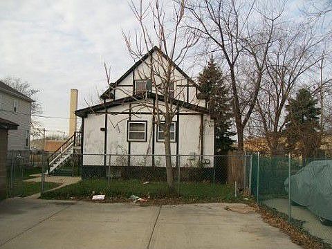 2nd image of 11 N 8th Ave