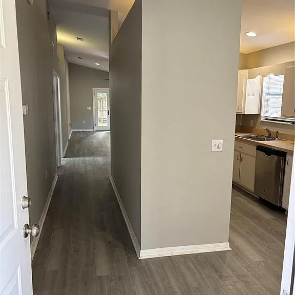 3906 NE 22nd St — Photo 2