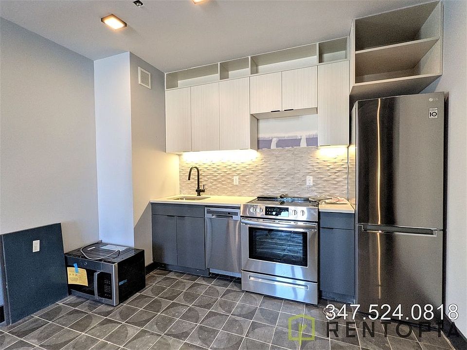 2nd image of 475 Grand St #102
