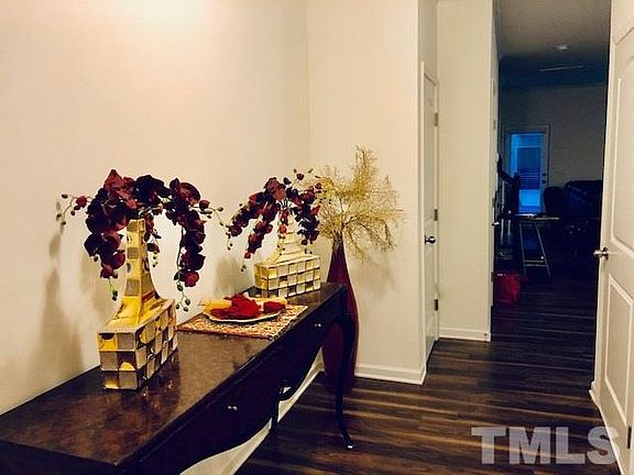 3rd image of 518 Oak Forest View Ln