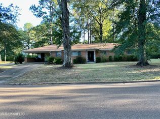556 E Fulton St, Canton, MS 39046
