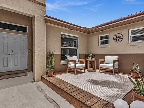 4th image of 3083 Lillian Lane
