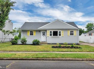 18 Woodbine Ave, Maple Shade, NJ 08052