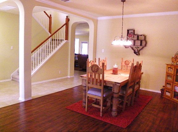 3rd image of 854 San Fernando Ln