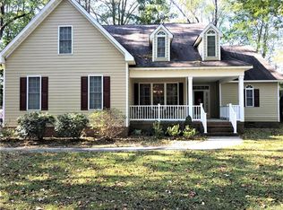 771 Wilton Coves Dr, Hartfield, VA 23071