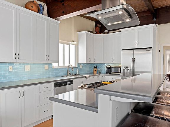 4th image of 2307 Hermosa Ave