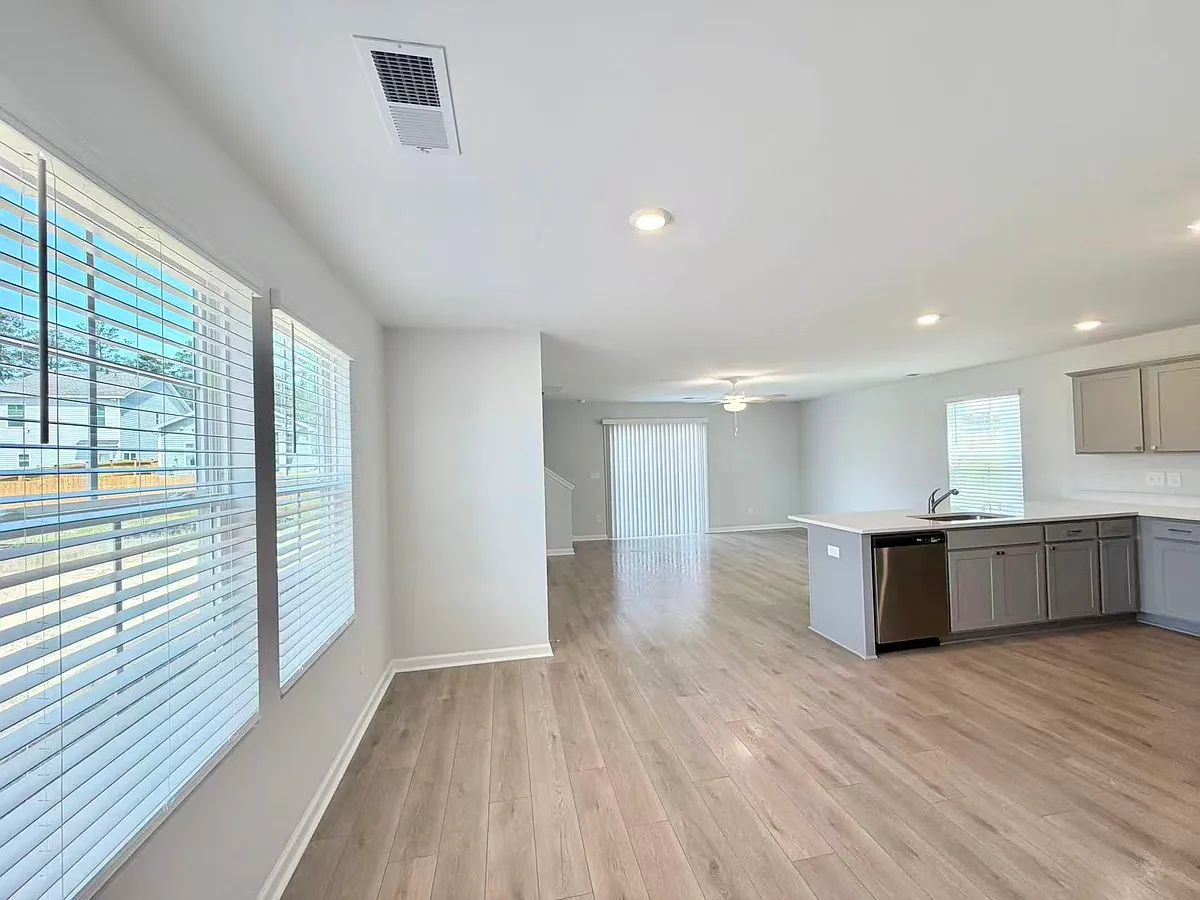 Building Photo - 856 Lodgepole Ln