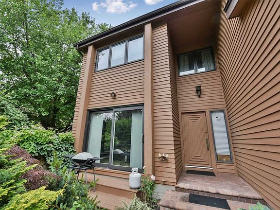 2nd image of 43 Yale Dr