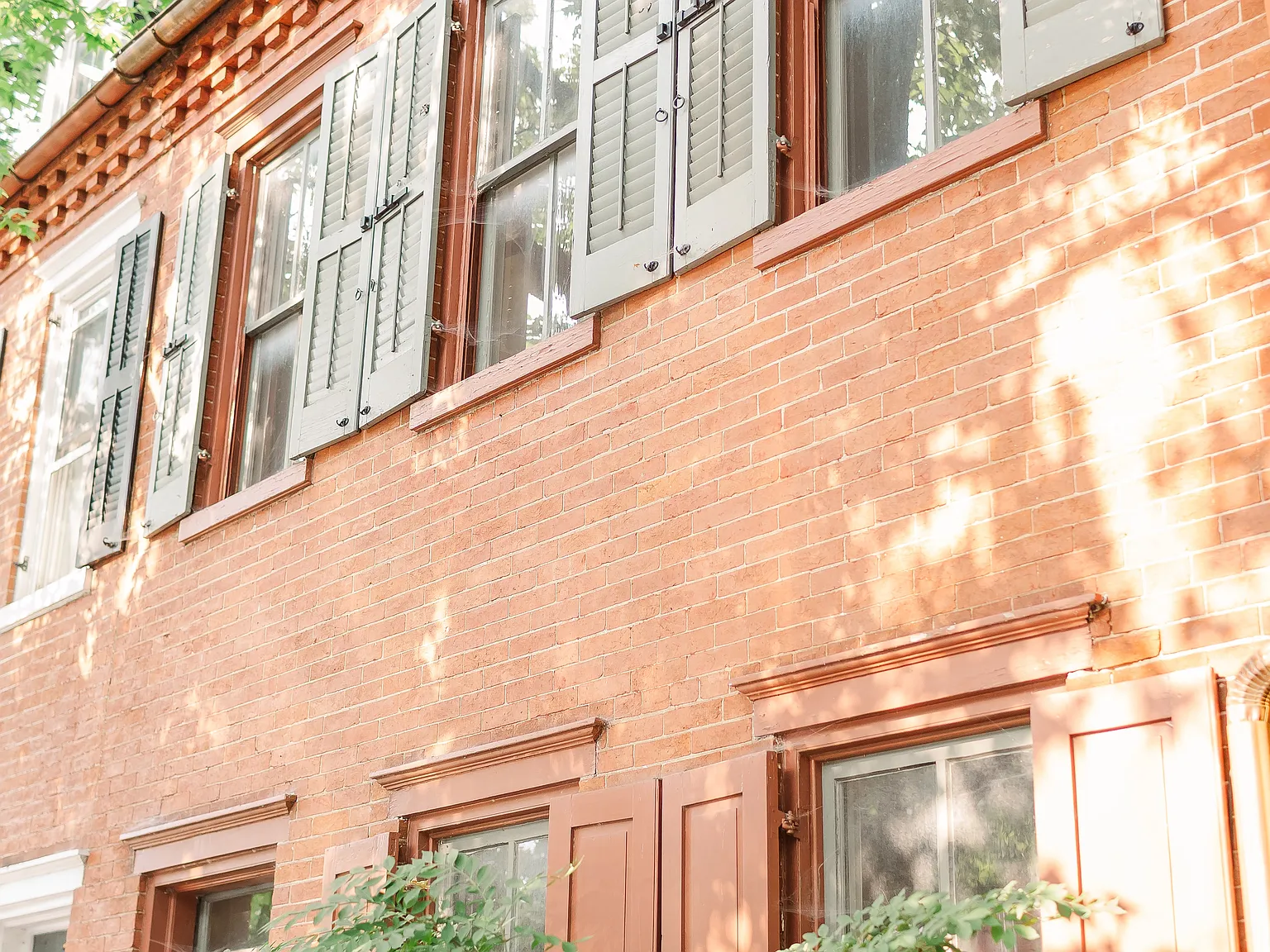 4 bed, 2000 sqft, $2,995 — Photo 2