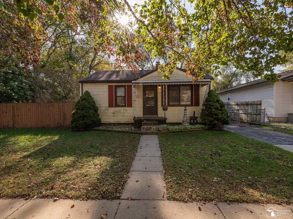 25623 Pennie St, Dearborn Heights, MI 48125
