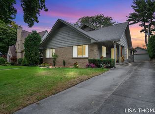 445 Cheshire Dr NE, Grand Rapids, MI 49505
