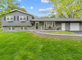 4966 Crestwood Ln, Syracuse, NY 13215