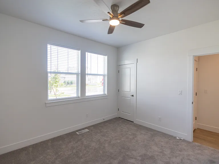8933 W Tamworth Dr — Photo 8