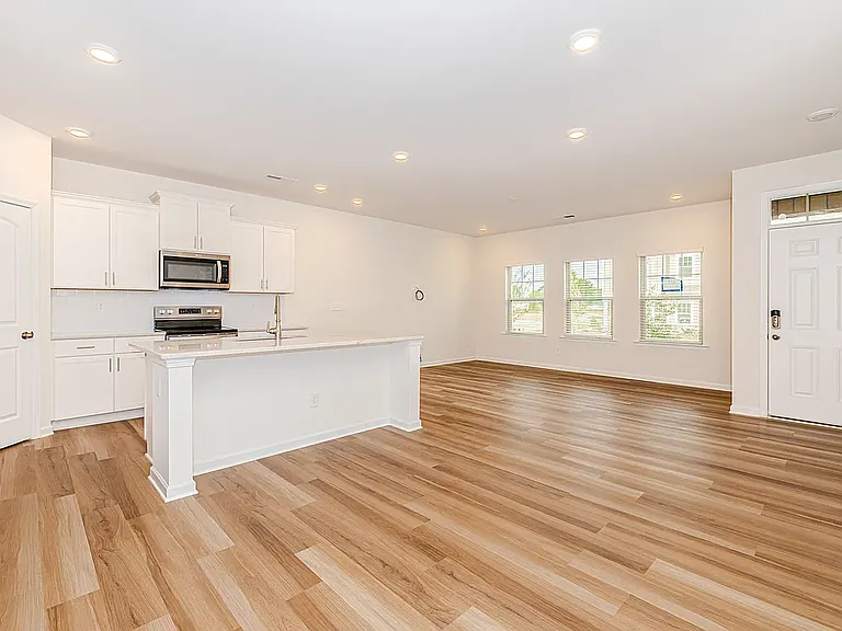 317 Planters Trace Ln — Photo 4