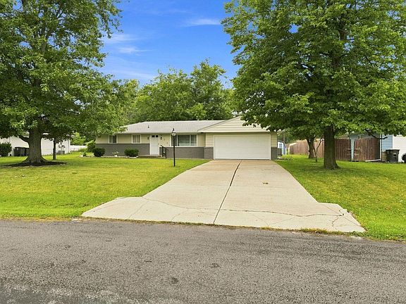 3rd image of 7221 Lamont Dr