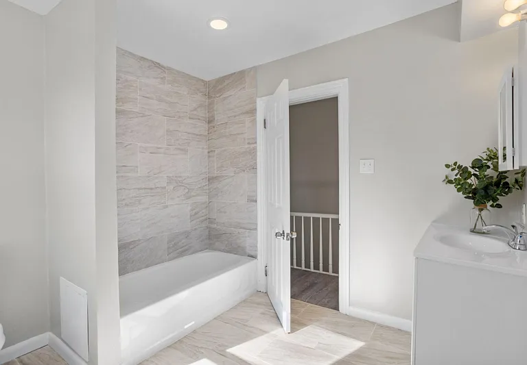 415 Wood St — Photo 4