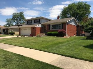 425 N Wilson Ln, Addison, IL 60101