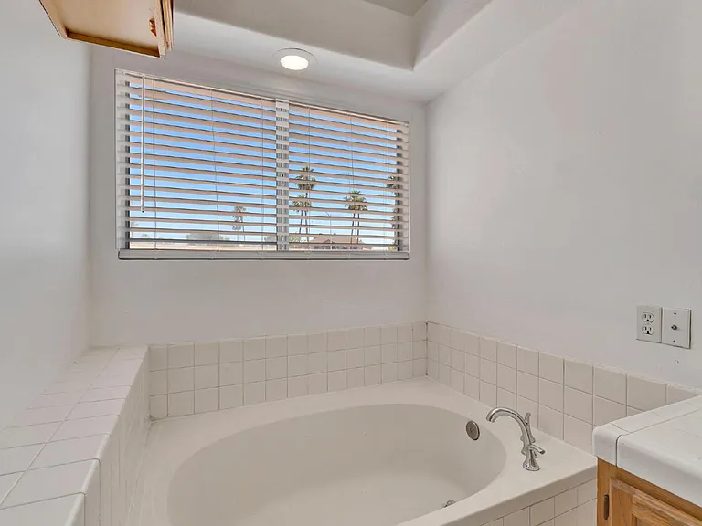 2560 Silver Shadow Dr — Photo 23
