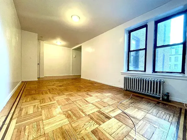 2201 Amsterdam Avenue image 1 of 9