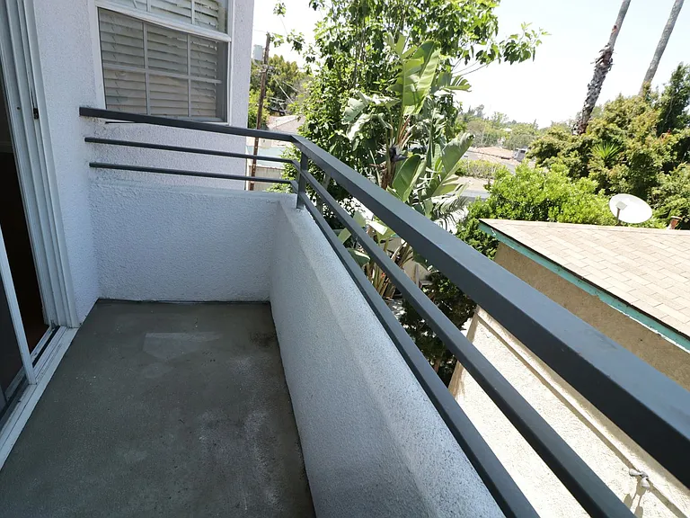 4455 Hazeltine Ave #207 — Photo 38