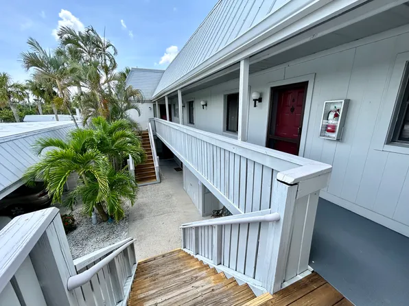 3918 Orange Grove Blvd APT 6, North Fort Myers, FL 33903