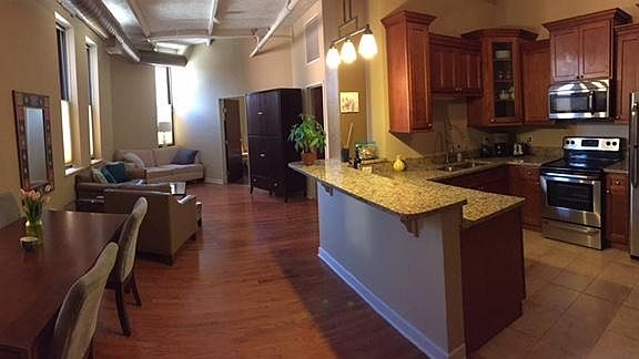2nd image of 1138 W 9th St #201